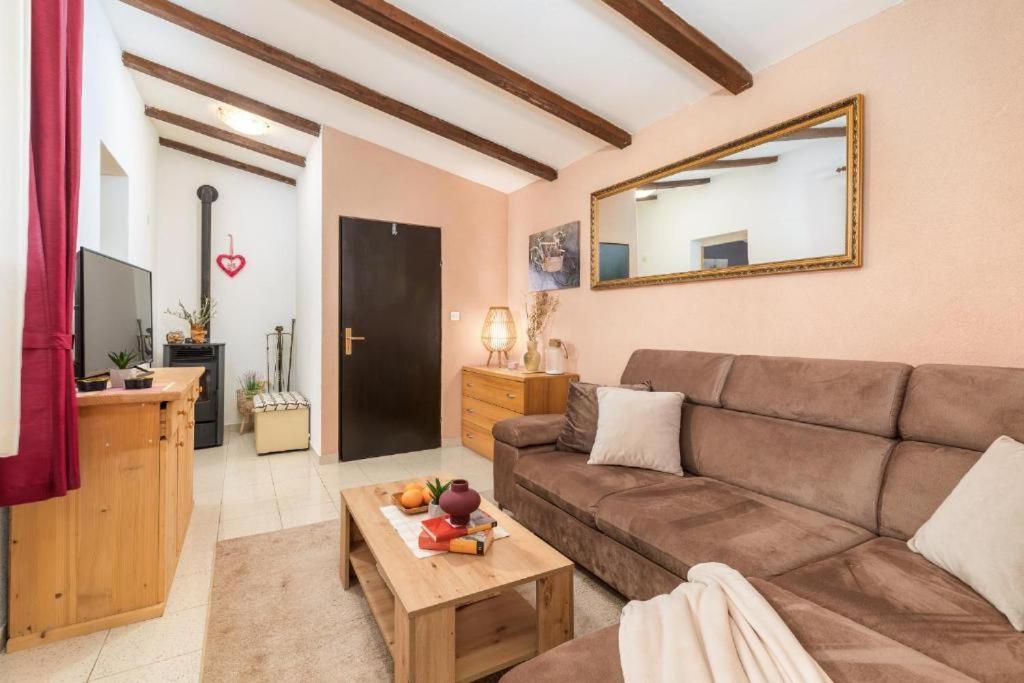 Apartment Mladenka Pula Eksteriør billede