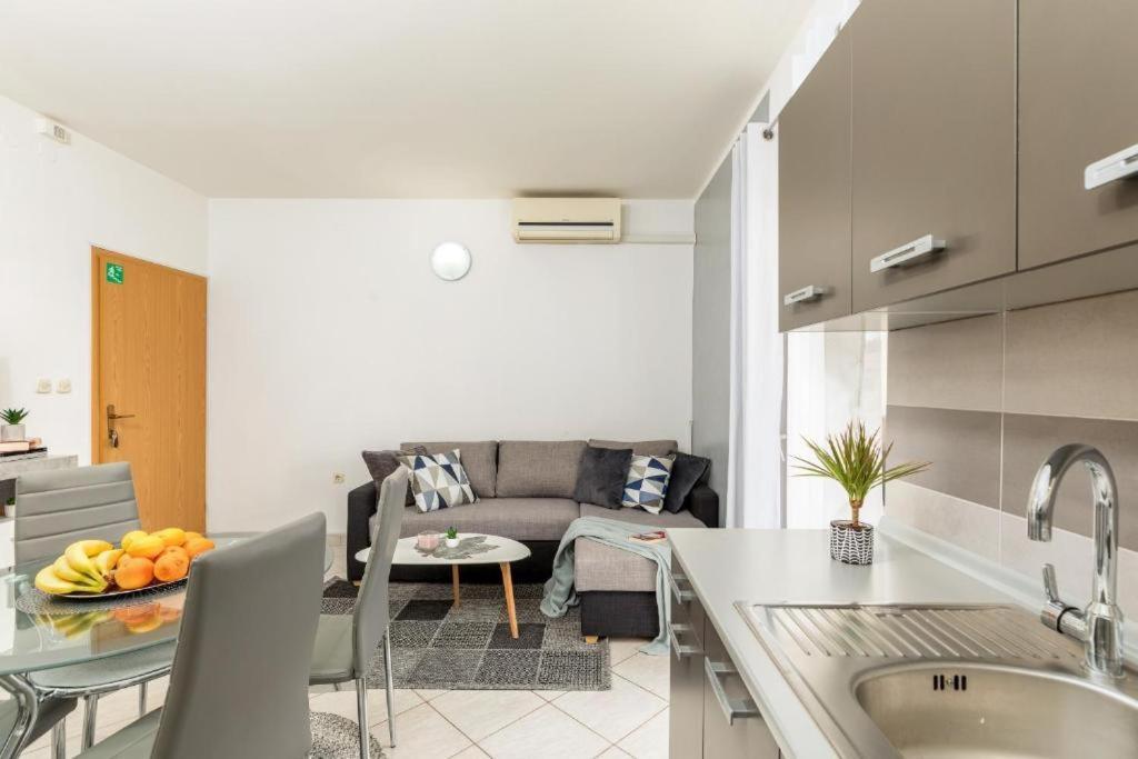 Apartment Mladenka Pula Eksteriør billede