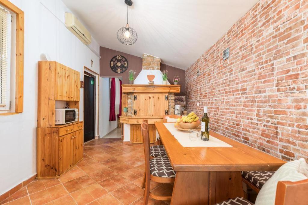 Apartment Mladenka Pula Eksteriør billede