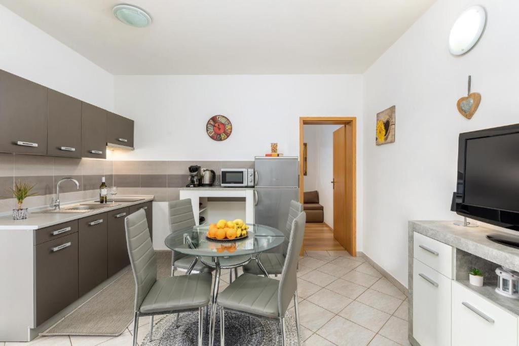 Apartment Mladenka Pula Eksteriør billede